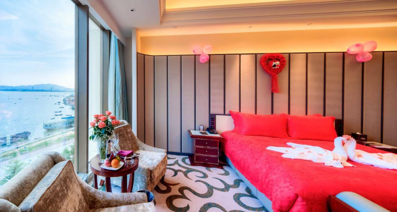 Royal Seaside Hotel And Hot Springs Xiamen Exterior photo