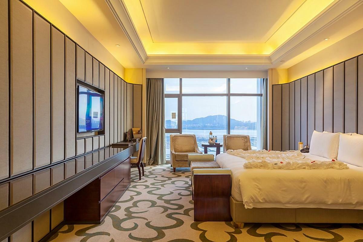 Royal Seaside Hotel And Hot Springs Xiamen Exterior photo